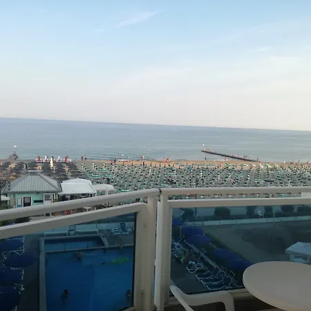 Hotel Heron 3*